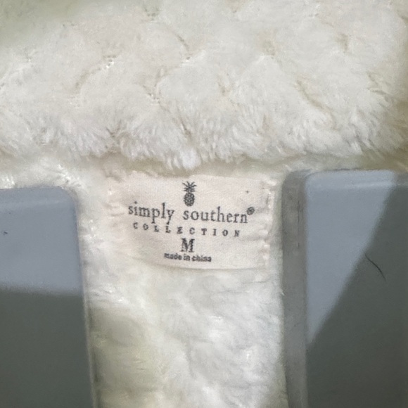 Simply Southern Ivory fleece with pink detail *SOLD OUT* - Picture 5 of 9